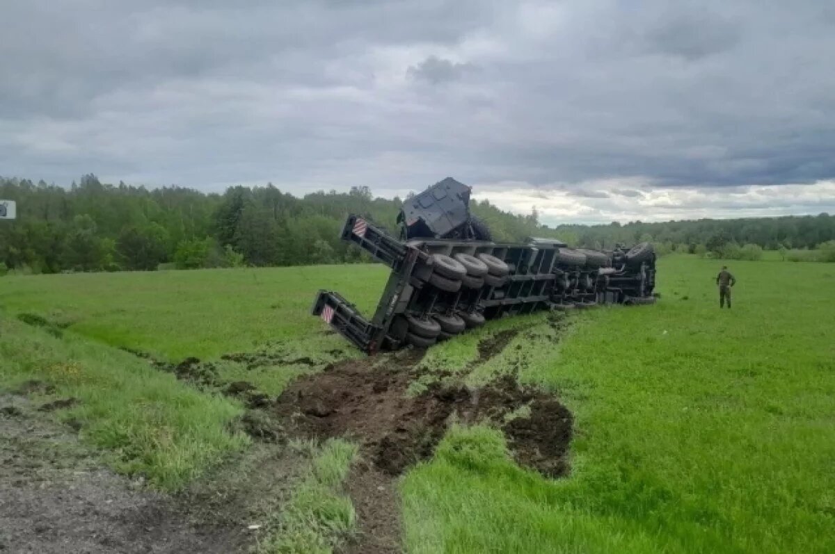    В Башкирии попал в ДТП большегруз с трофейной техникой НАТО