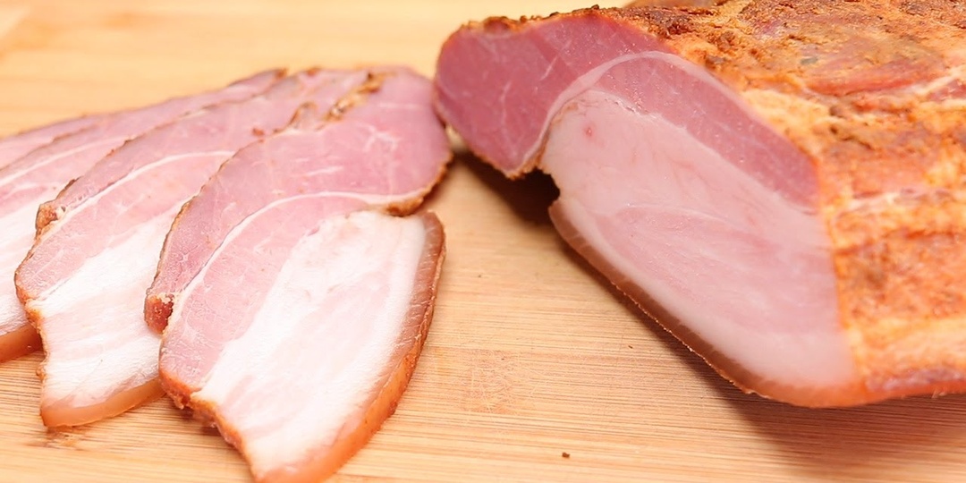 Как приготовить грудинку, чтобы таяла во рту: пошаговый рецепт