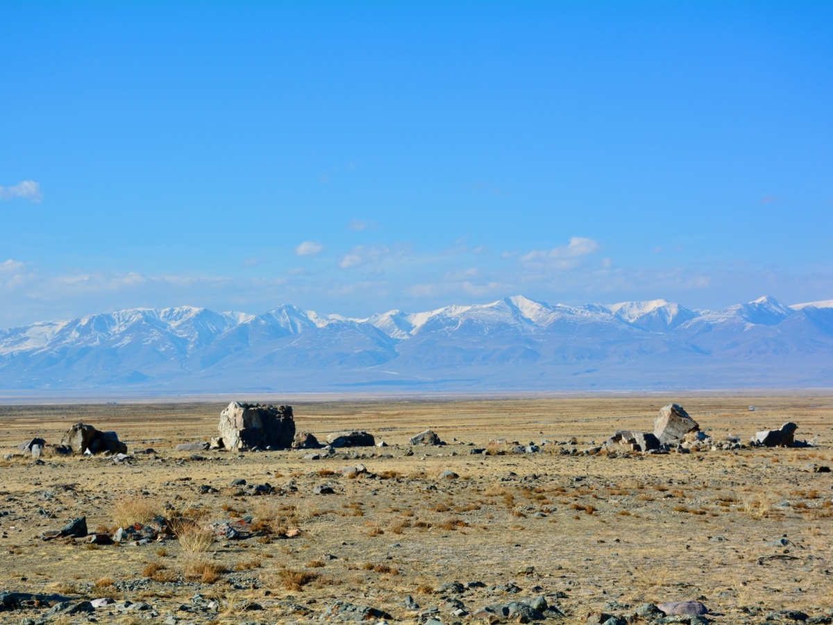 Алтай, Тархатинский мегалитический комплекс. Май 2021 года