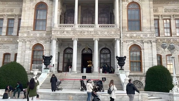 Дворец Долмабахче в Стамбуле/ кадр видео Rutube