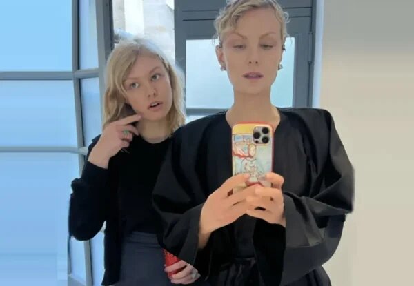    Рената Литвинова с дочерью. Фото: Сплетник