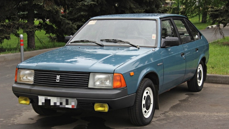 Топ-5 самых проблемных автомобилей СССР: от "Победы" до "Оды". Машины, которые чаще стояли в ремонте