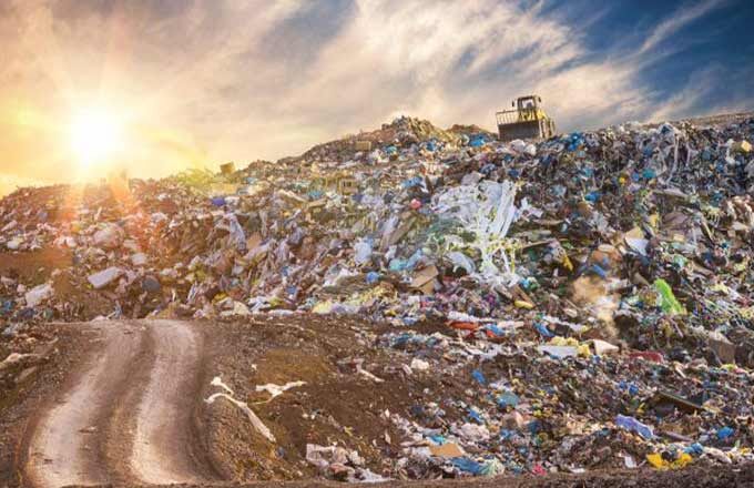 Горы мусора в Европе давно стали обыденностью.