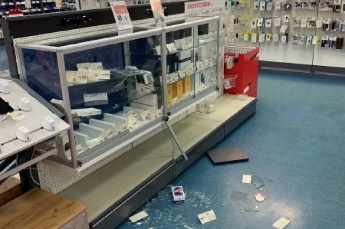    Тольяттинец обокрал магазин техники более чем 1,7 млн рублей