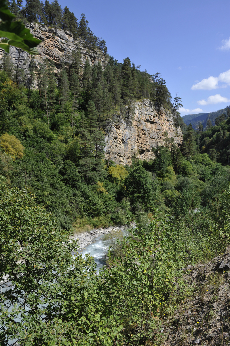 Дорога по ущелью