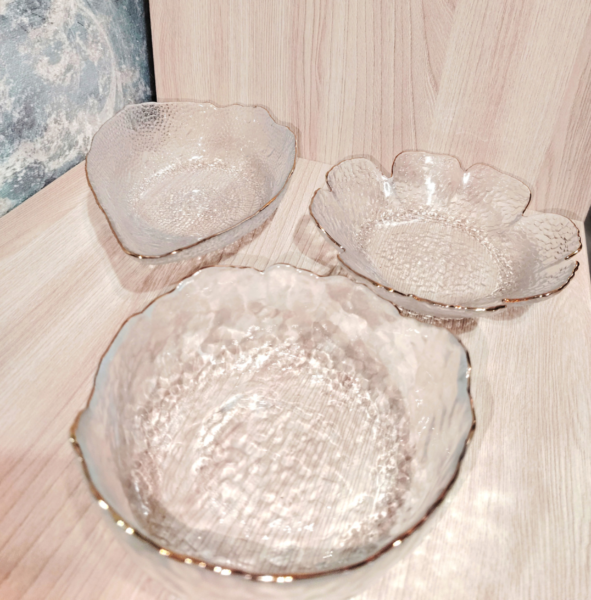 Камера не передаёт всю красоту. Выглядят будто льдинки