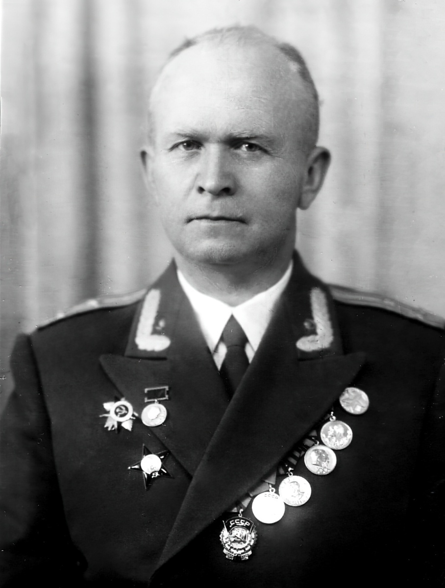 В.И. Яздовский – начальник третьего (космического) направления ГНИИИА и КМ в 1959 году.