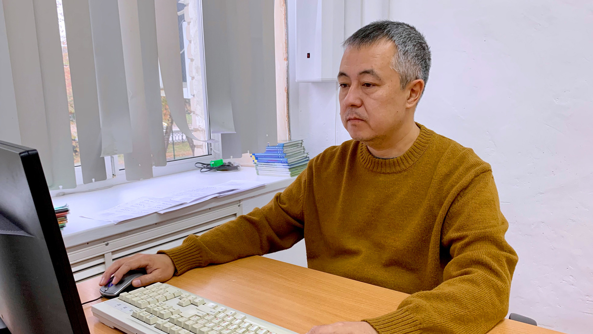 Сельский учитель на рабочем месте