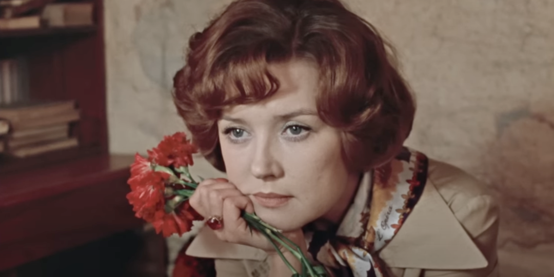 Как МОЛОДЯТ актрис в кино: секреты костюмеров