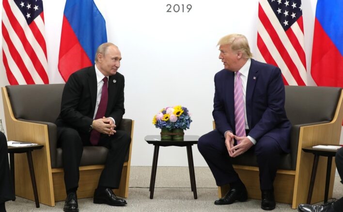    Владимир Путин и Дональд Трамп на саммите G20 в Осаке в июне 2019 года / kremlin.ru