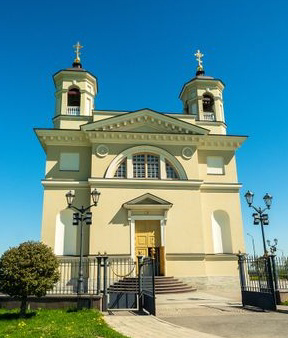 На фото: храм Смоленской иконы Божией Матери в Пулково (Санкт-Петербург)