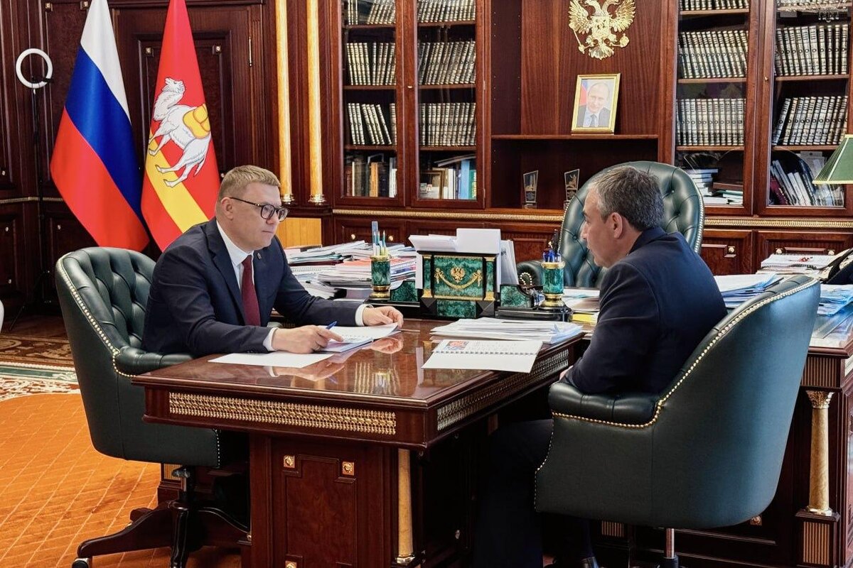 Губернатор и глава Коркино рассмотрели текущие проекты и планы.  Фото: Фото предоставлено правительством Челябинской области