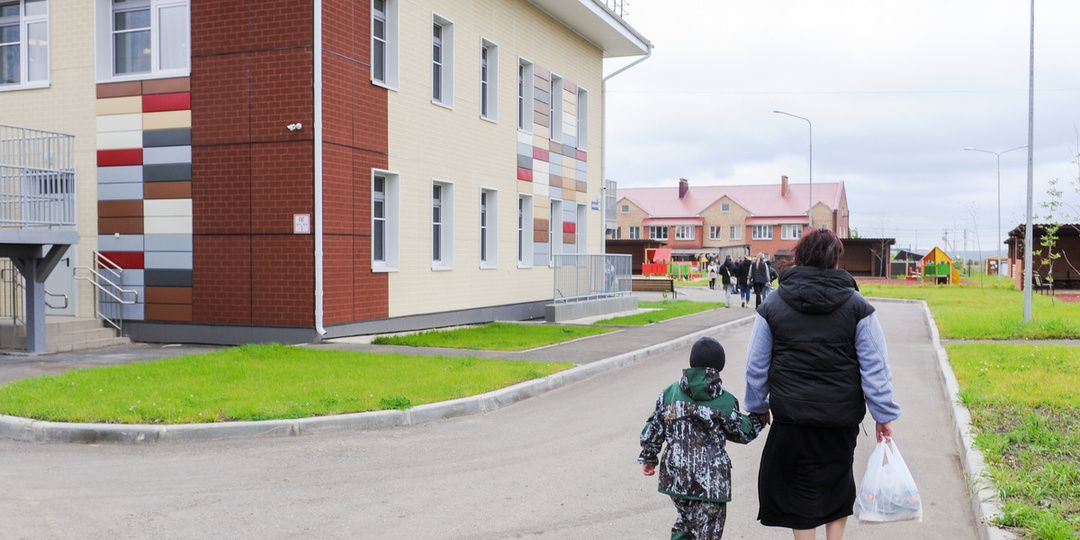 «Задолбали ребенка»: заведующая детсадом вызвала Росгвардию, чтобы прогнать мать с трехлетним ребенком