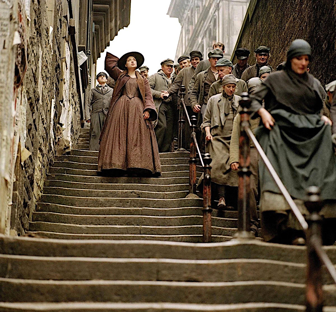 Кадр из мини–сериала «Север и Юг» (2004)