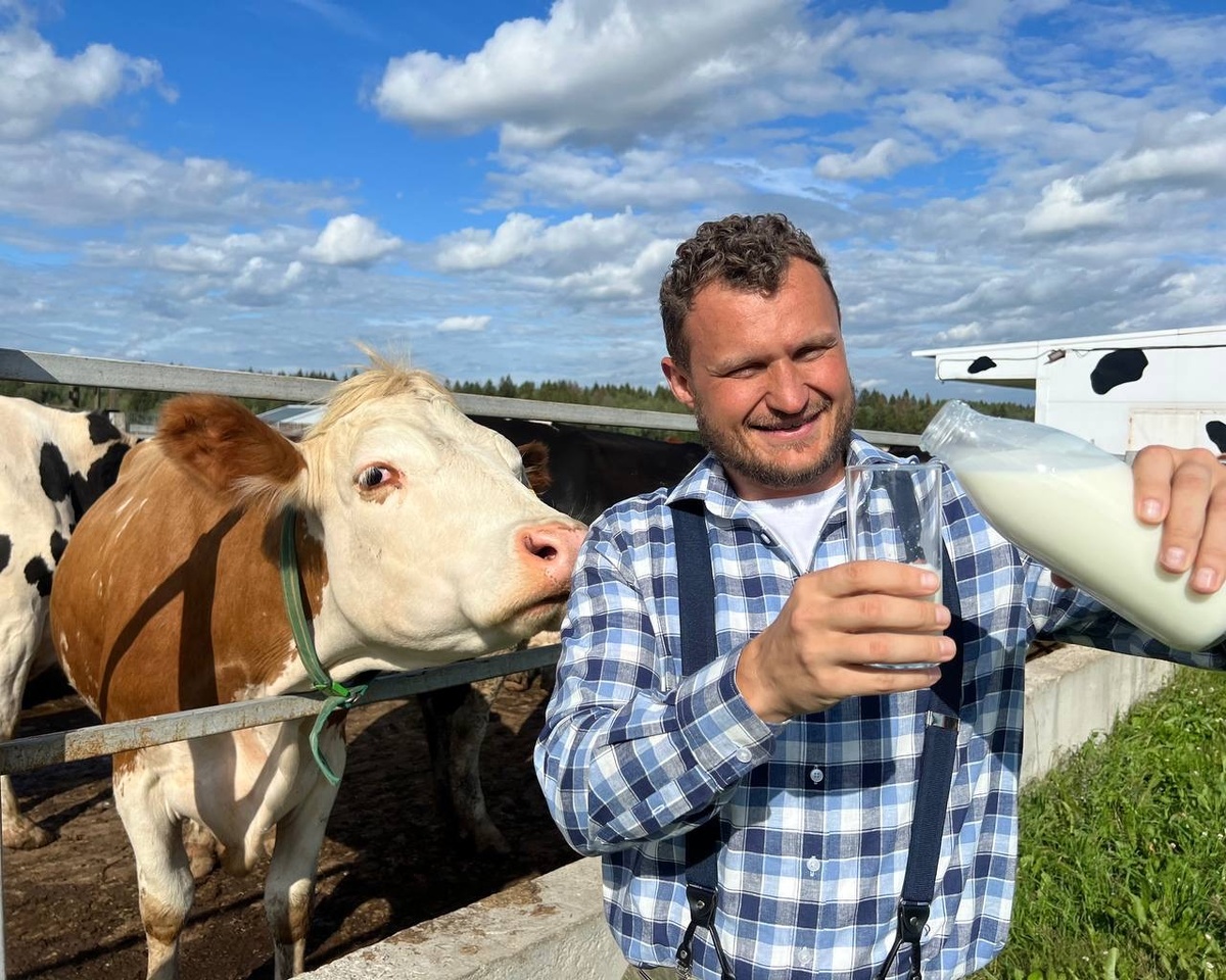 Наконец-то в эту субботу, 17 мая, в 11:00 мы впервые после зимы выпустим коровок на пастбище! Для нас это один из любимых и самых трепетных дней в году.

Приезжайте разделить этот момент с нами! 

Наш адрес: Московская область, г.о. Истра, д. Дубровское