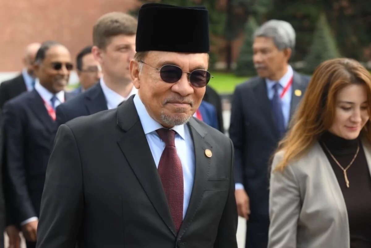    Анвар Ибрагим прибыл с официальным визитом и сразу признался: такой красоты не ожидал увидеть.