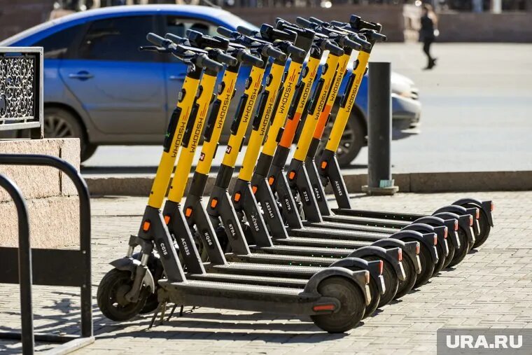 Изъято уже более ста самокатов. Фото: Вадим Ахметов © URA.RU