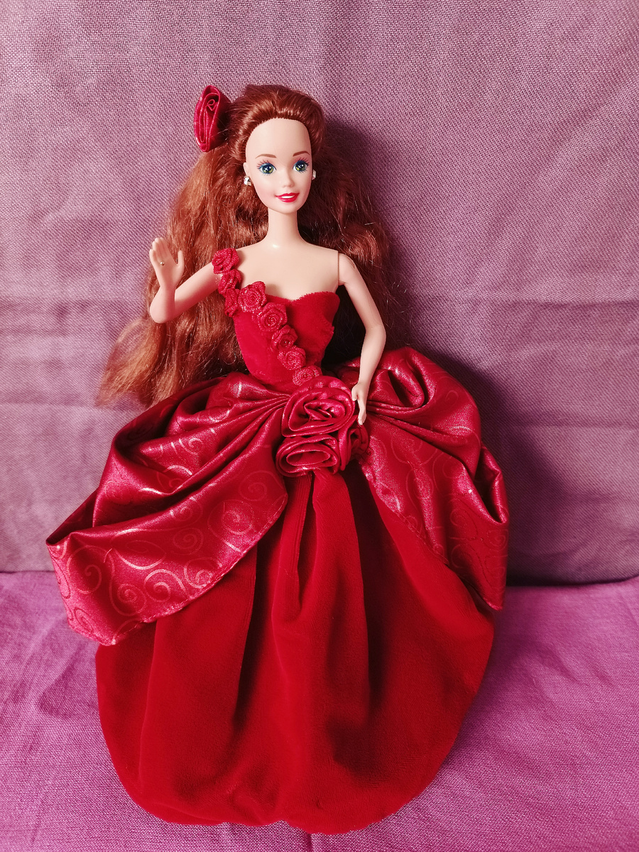 Barbie Radiant In Red...