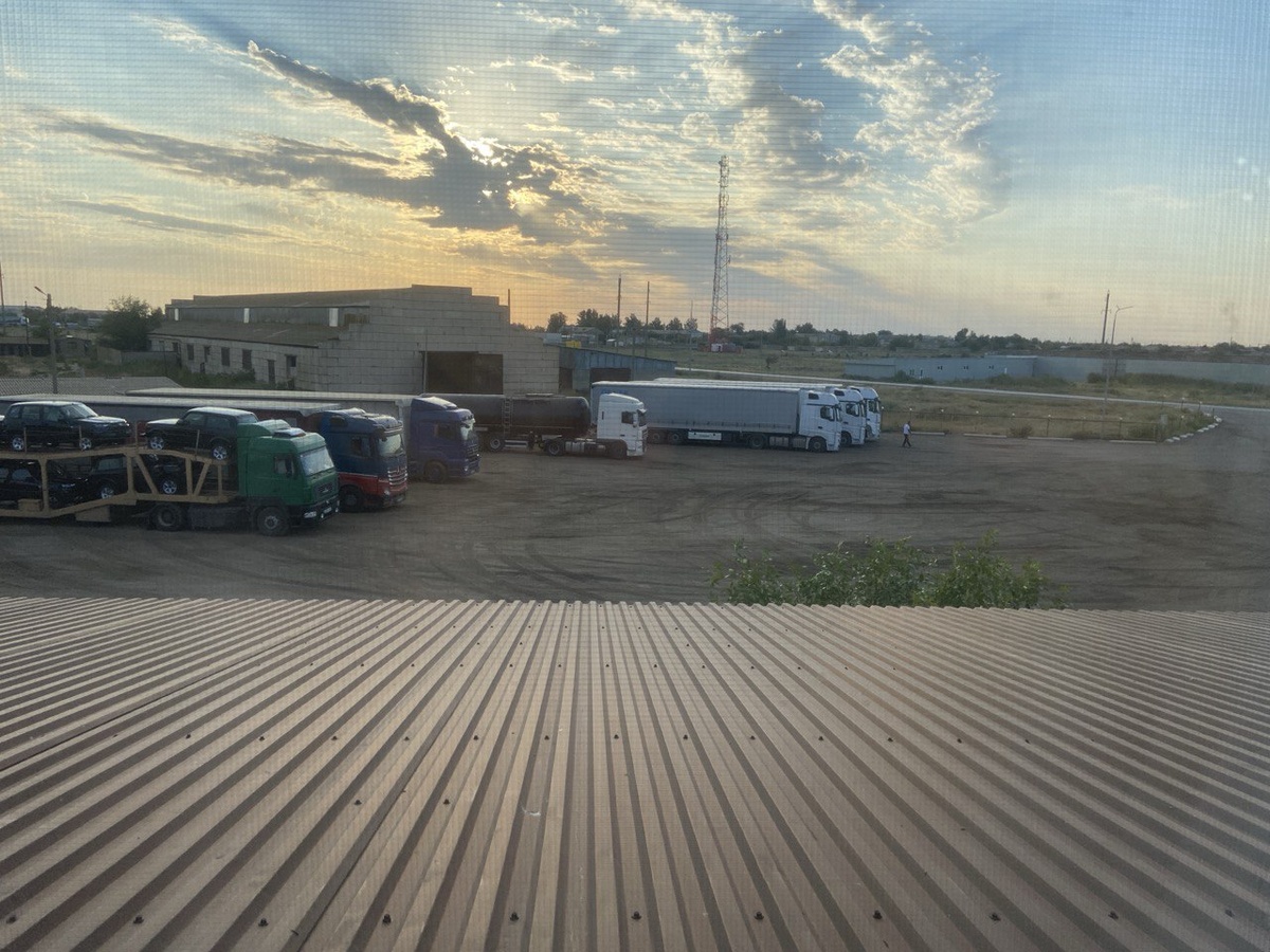 Вид из нашего номера в Гостинице Аист.