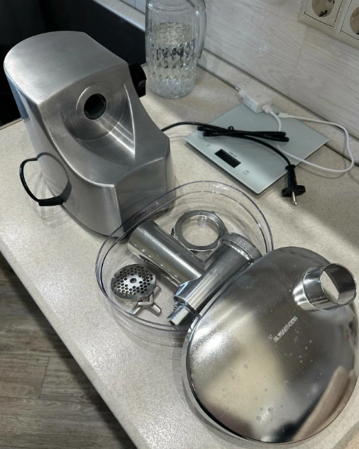 Фото мясорубки Kenwood MG510 из отзывов на ЯМ.