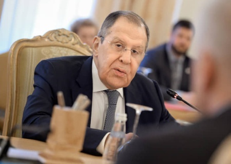    Зеленский своими попытками встретиться с Трампом и Путиным сорвал встречу двух лидеров