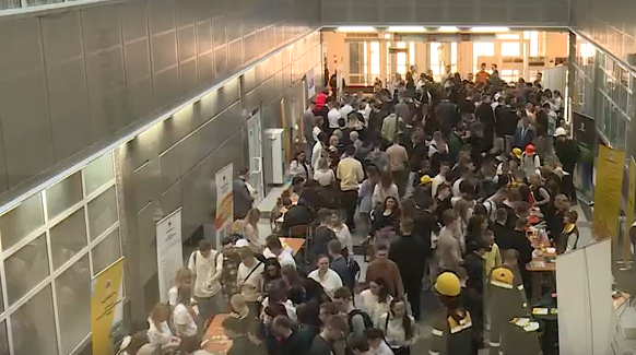     В Красноярске прошло масштабное профориентационное мероприятие