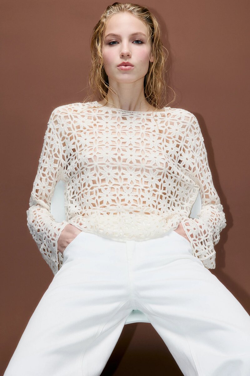 Джемпер ажурный с расклешенными рукавами. Befree