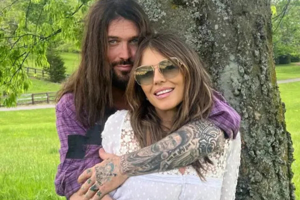    Элизабет Херли и Билли Сайрус