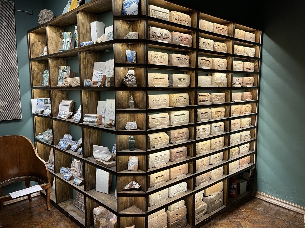 Команда «Конкорд Групп» посетила уникальную выставку старинных кирпичей. Фото: Конкорд Групп 