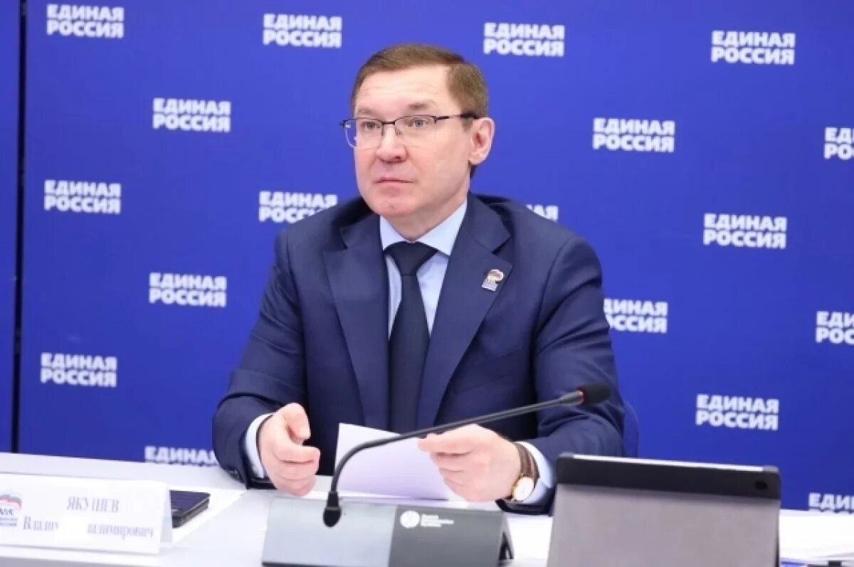    Владимир Якушев.