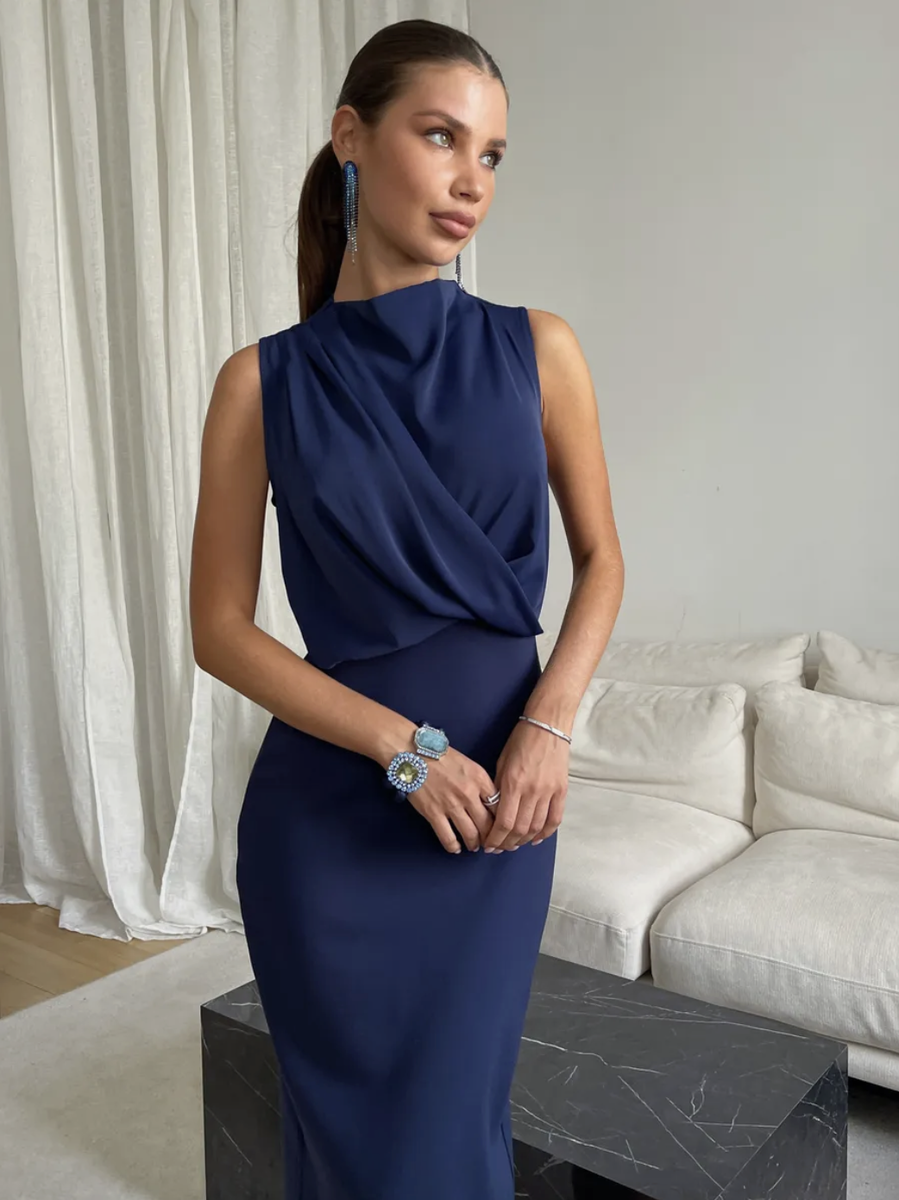 Вечернее платье-футляр с Wildberries