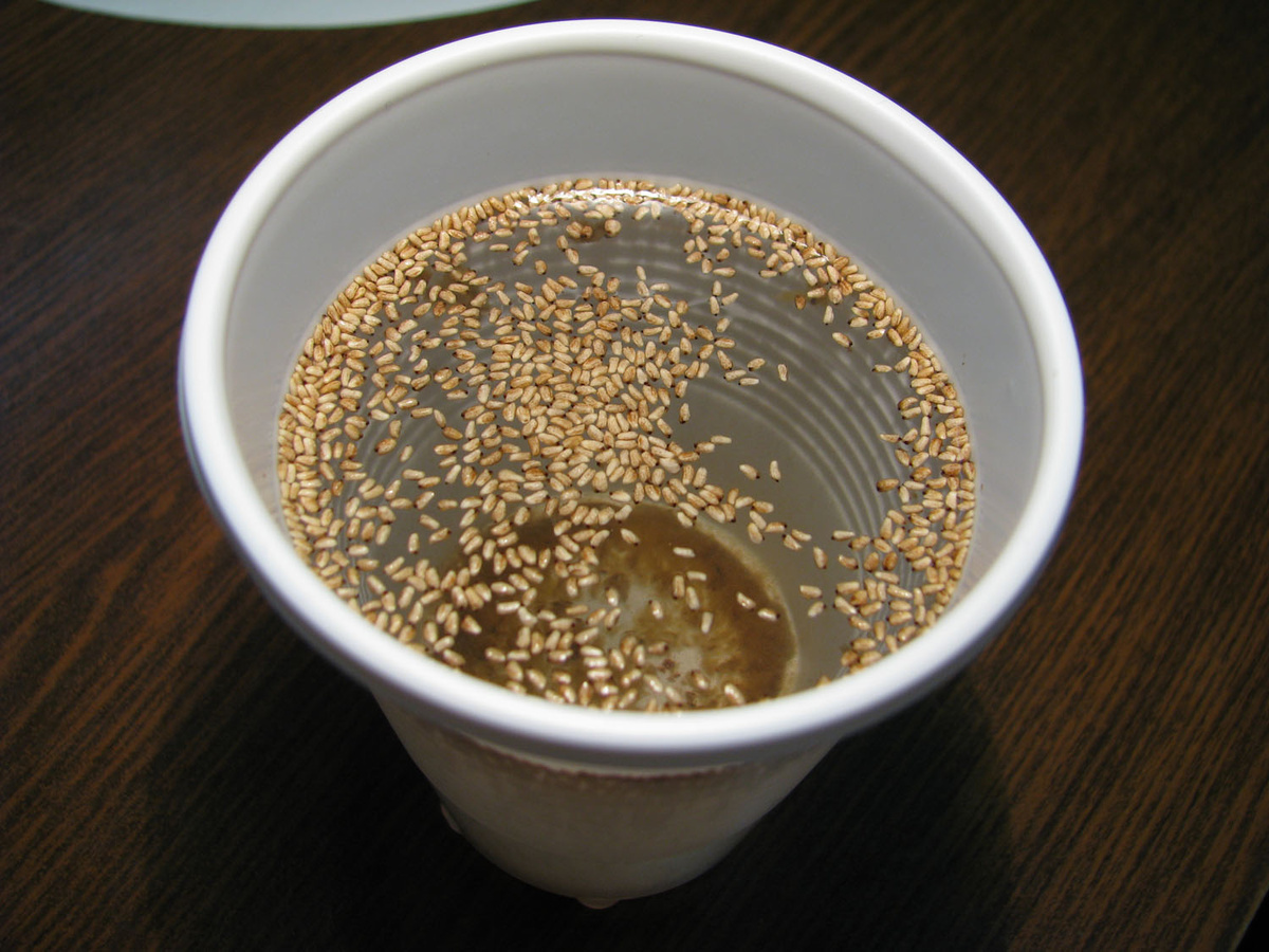 Замачивание ускоряет всходы в 2–3 раза.