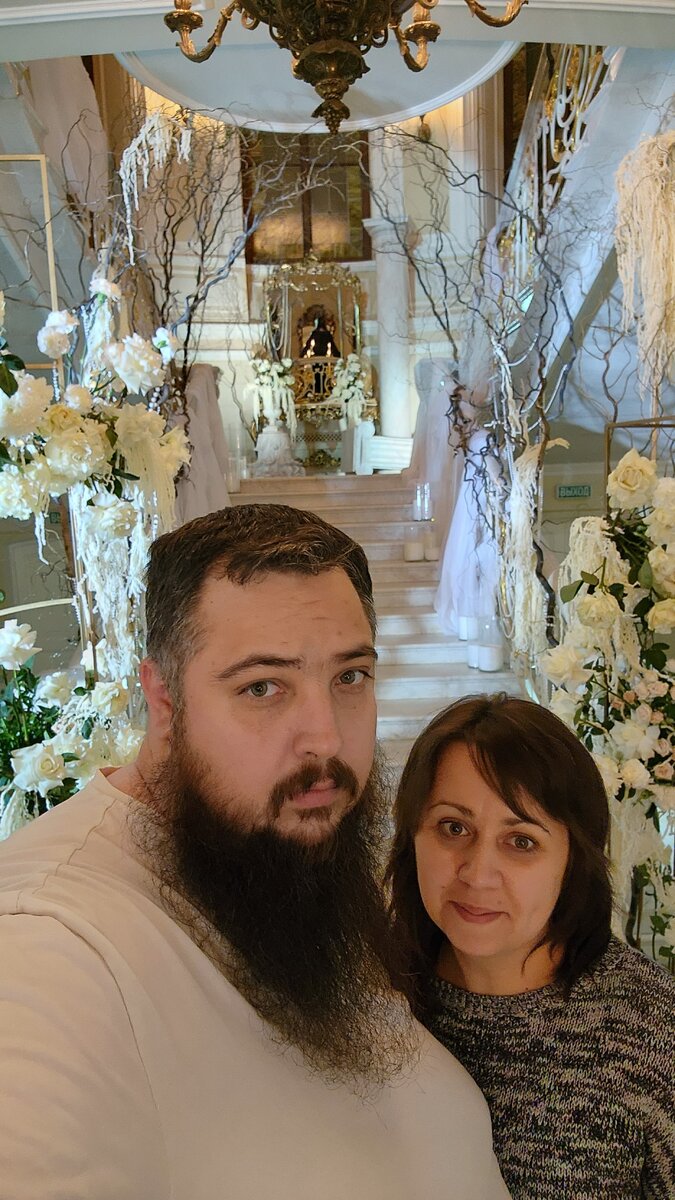 Очень красивые мы в очень красивом месте)