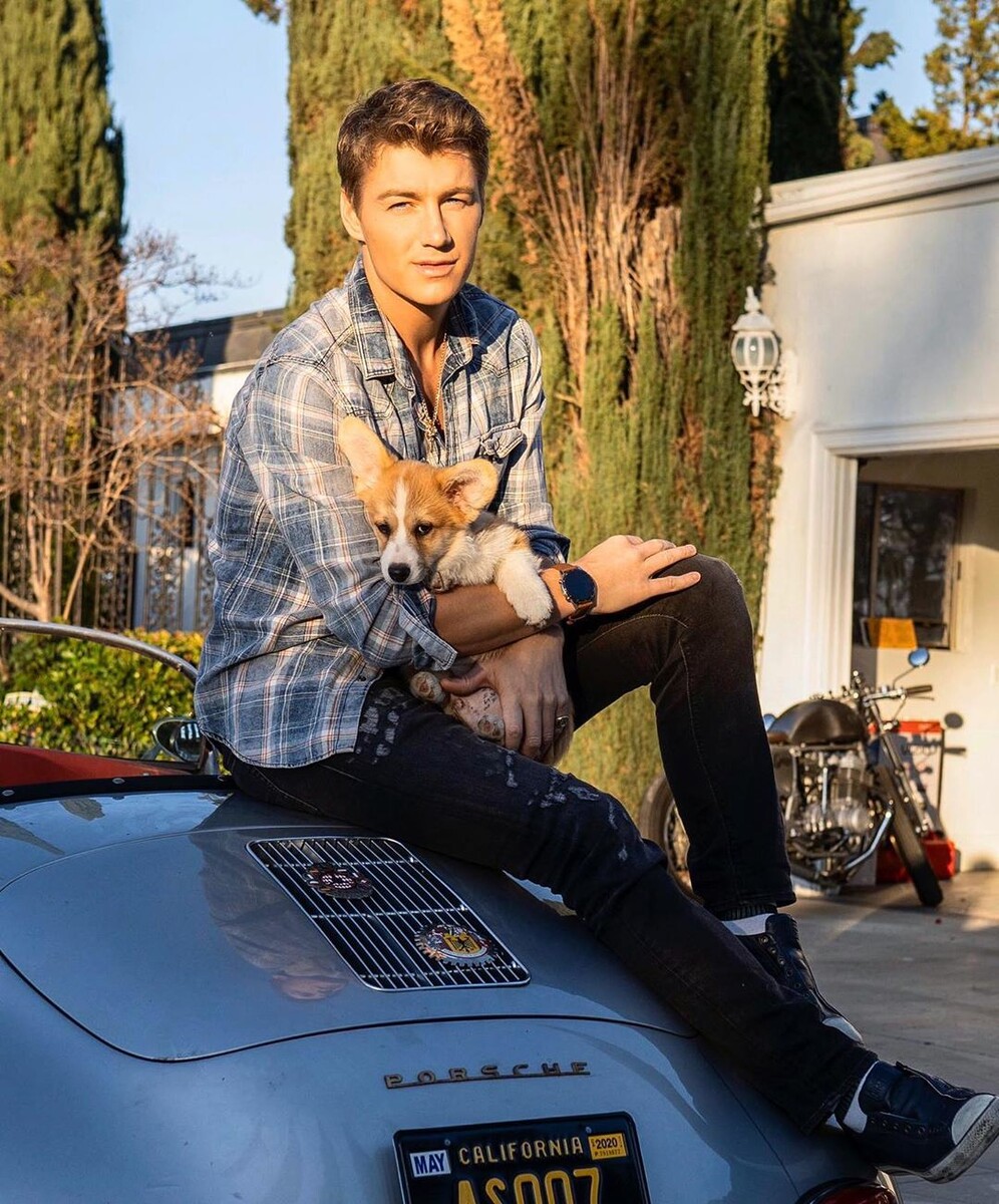 Листайте вправо, чтобы увидеть больше изображений