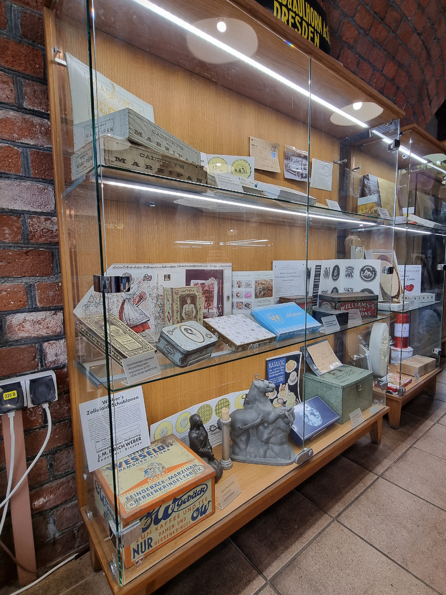 Старинные рецепты и коробки из‑под конфет. Фото автора статьи.