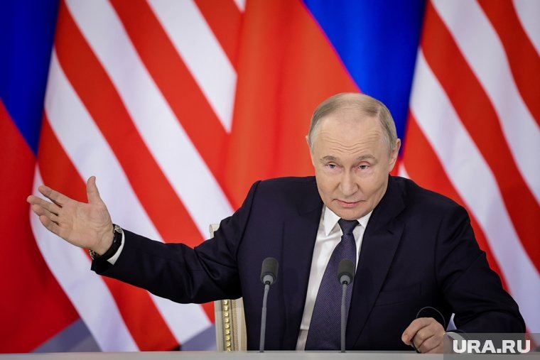    Президент Владимир Путин в день переговоров в Стамбуле заслушал доклад по оборонке