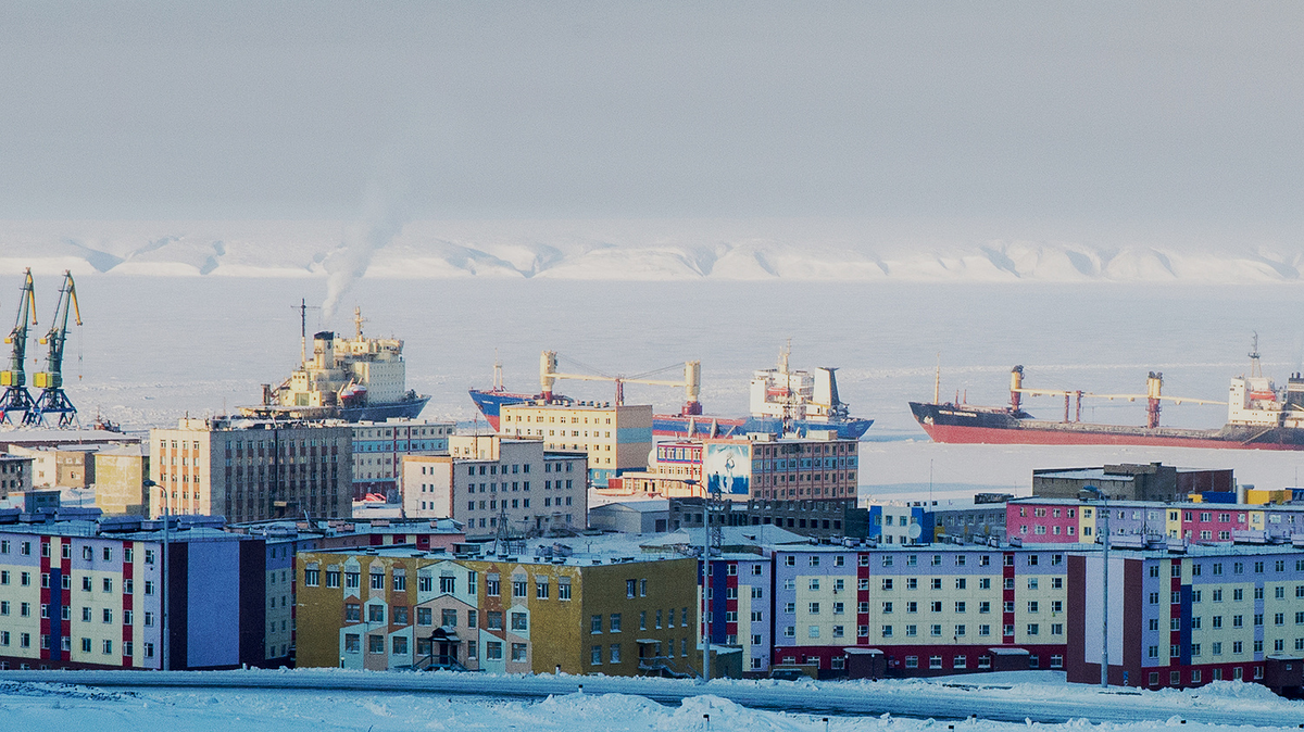 Здесь зима не приходит — она остаётся. Даже за хлебом идёшь как в поход.