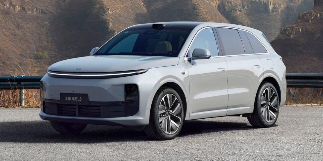 Объявлены официальные цены на машины Lixiang в России