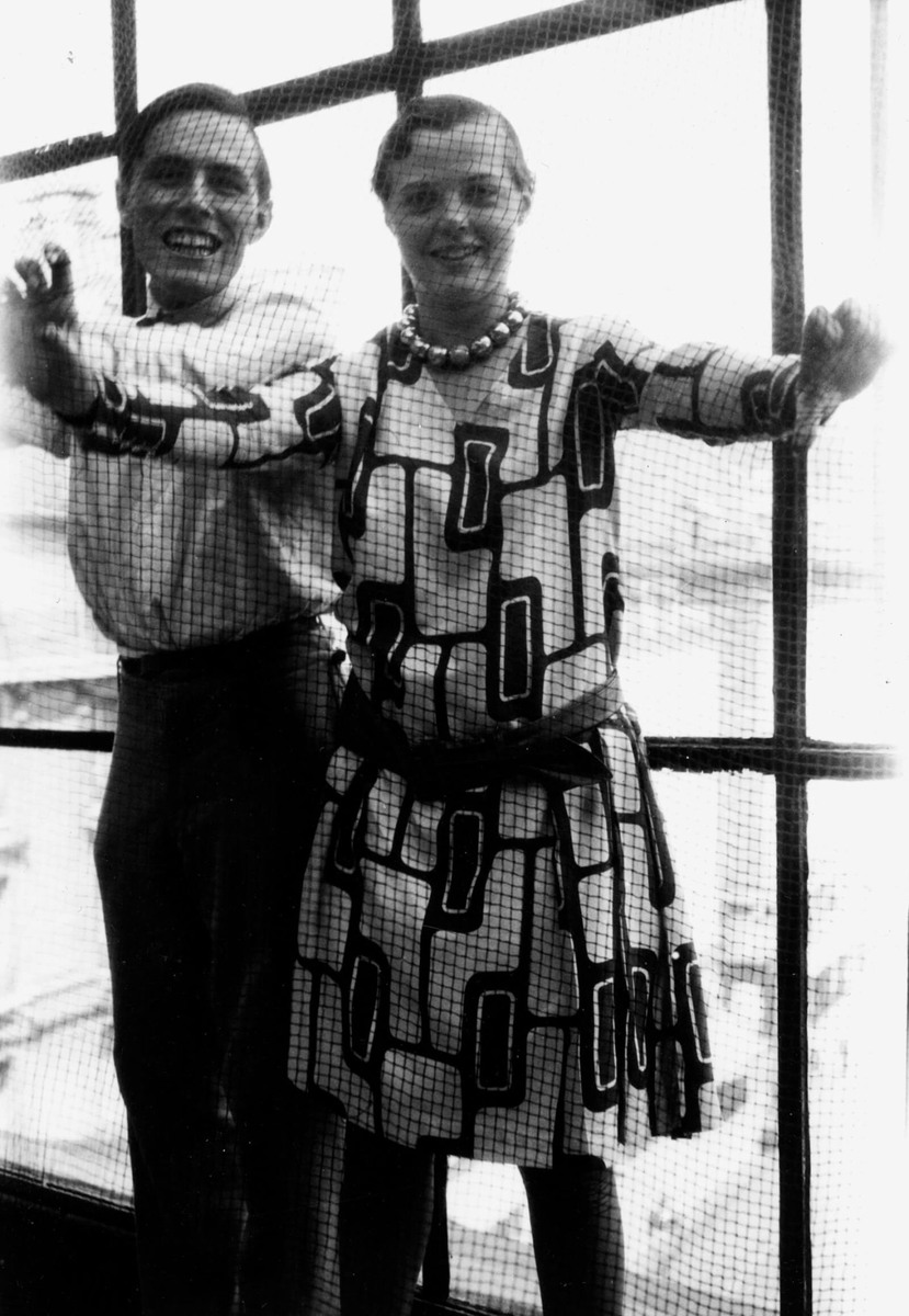 Альфред Рот и Шарлотта Перриан в её студии на плющади Сен-Сюльпис в Париже. 1928. © ADAGP, Paris And DACS, London 2021 / © AChP.