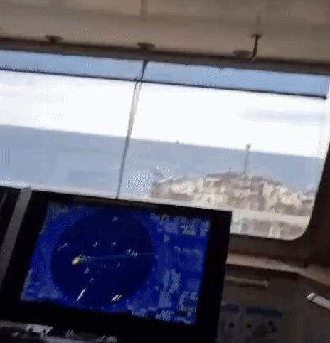    "Эстонские пираты" пытались взять танкер на абордаж//Видео с ТГ-канала Царьграда