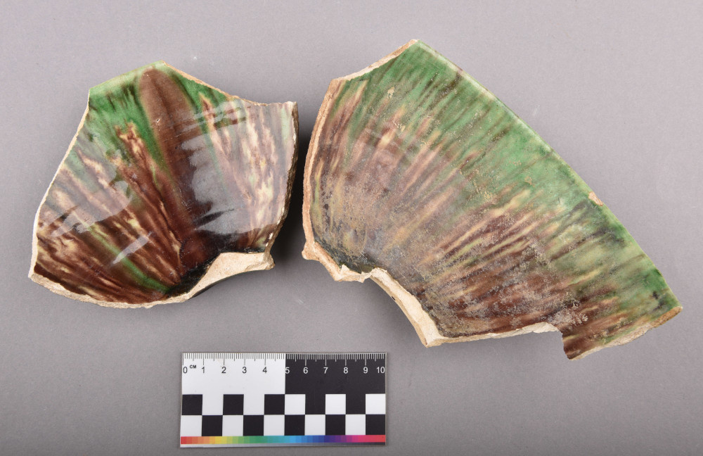 Рис.2. В процессе реставрации. Чаша после расшивки