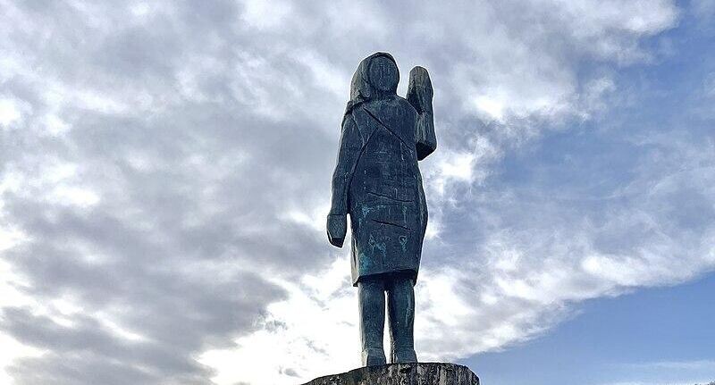    Politics8 / Википедия