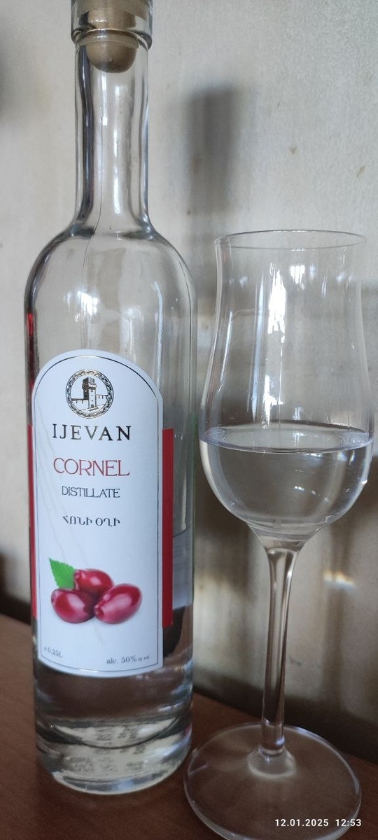 НО так хотелось бы именно кизиловое деревце...