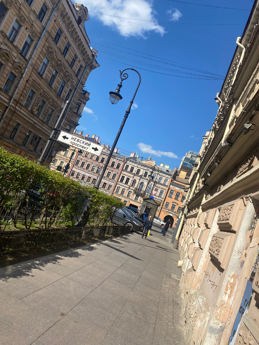Пересечение Пушкинской и Невского! Выхожу на Млечный Путь))