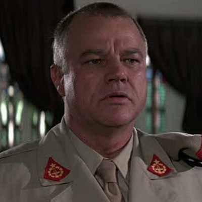     Умер звезда боевиков 1970-х и «бондианы» Джо Дон Бейкер