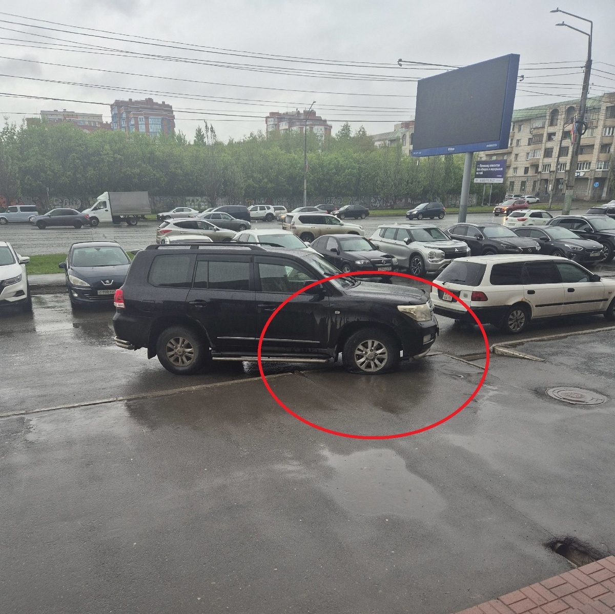 Заехал одним колесом на тротуар, будет ли нарушение ПДД РФ