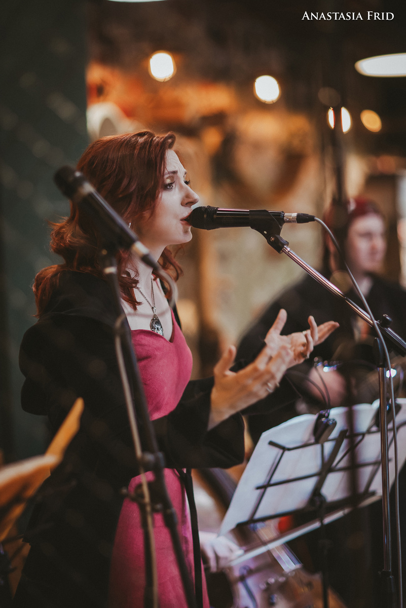 Людмила "Крис Барретт" Мешкова