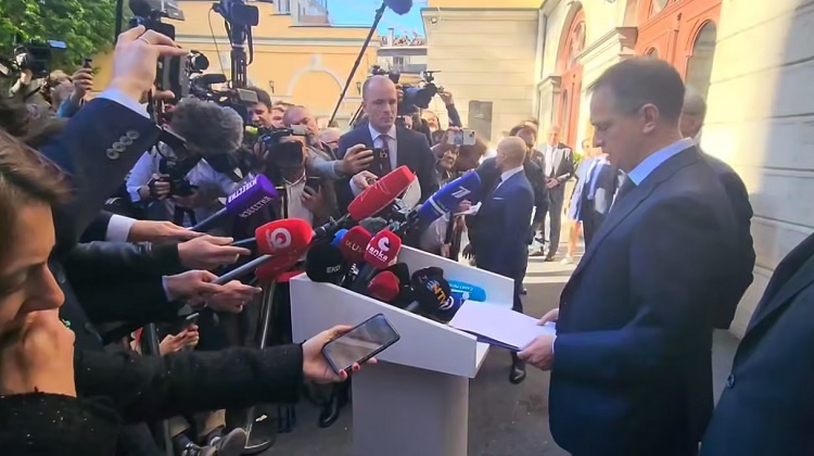    На фото стоп-кадр видеоматериала МИД России Редактор