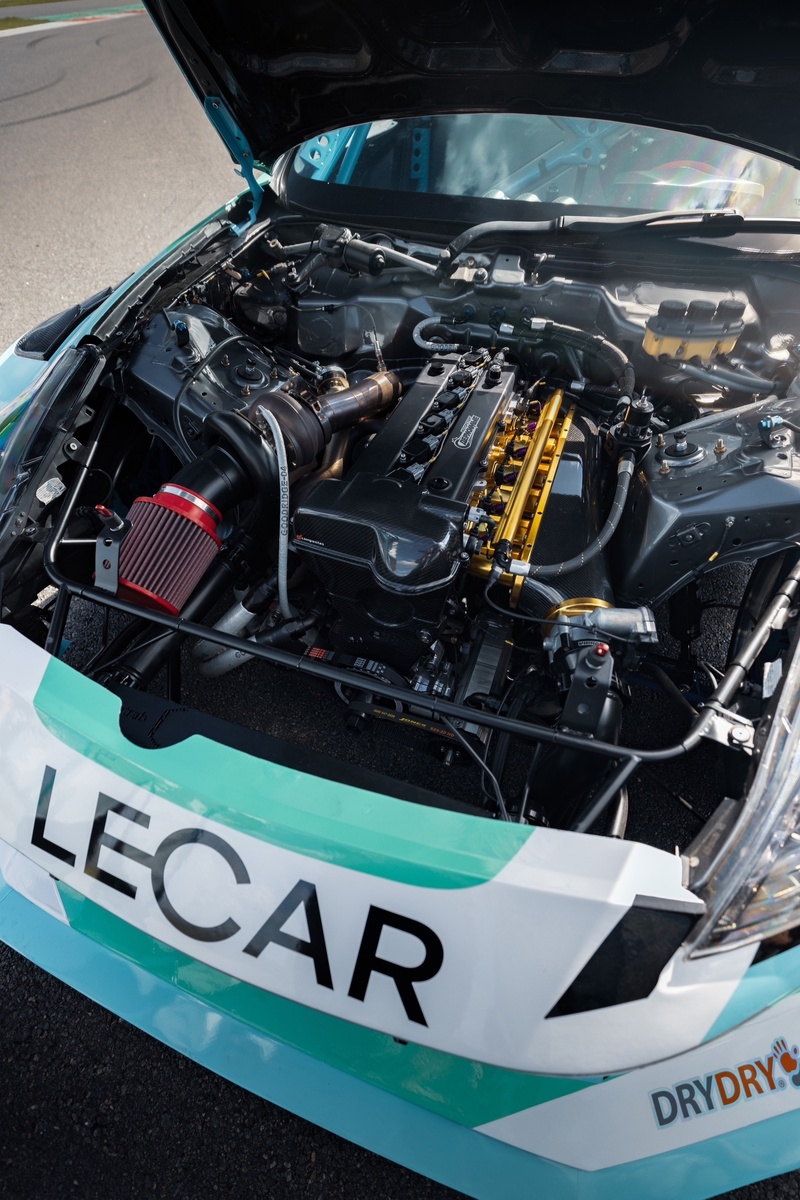 Под «юбкой» Nissan 370Z