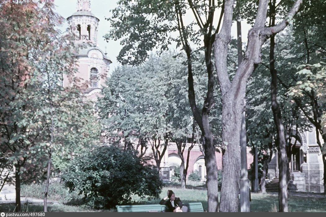 Донской монастырь, 1975 г. Автор: Стриженов М. Б. Источник: Архив семьи Стриженовых.